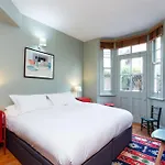 Veeve - Hoxton Hideaway